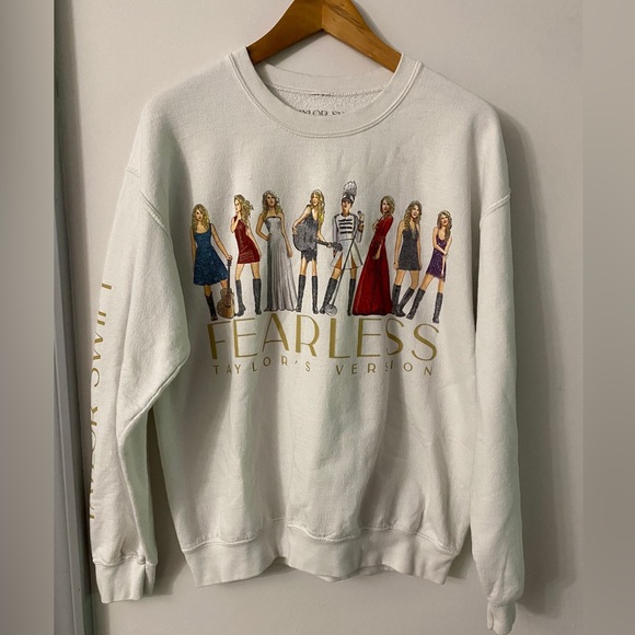 Taylor Swift White Fearless Sweater - Picture 1 of 4